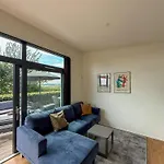 度假居 Beachfront With Sea View For 6 Guests *