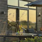 度假居 Beachfront With Sea View For 6 Guests